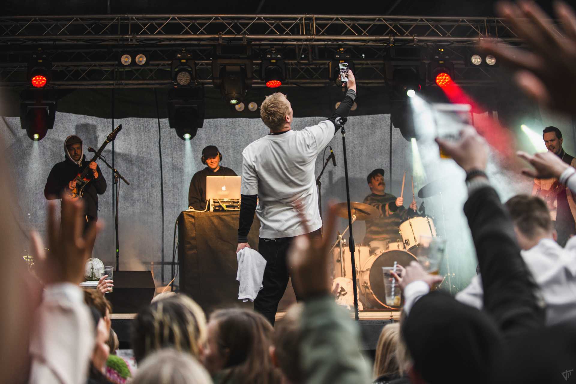 Vinne på scenen i mosjøen, foto av trael media as
